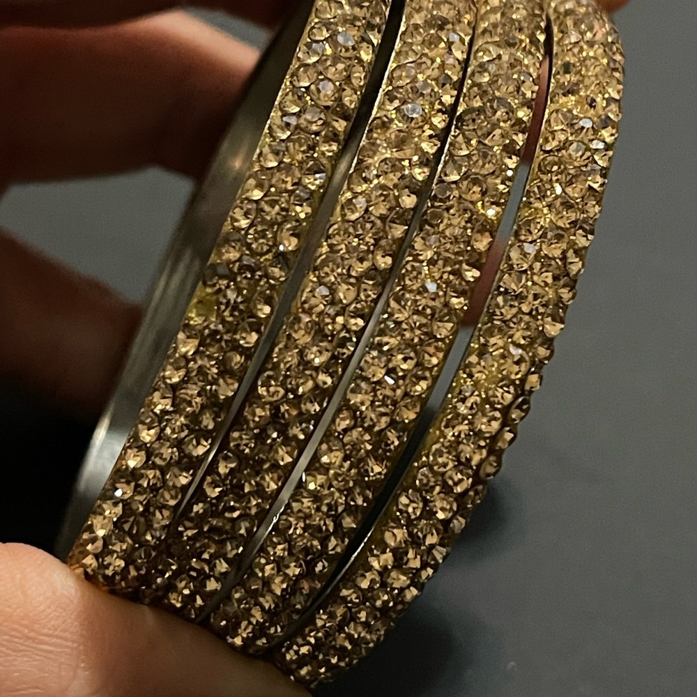 Elegant rhinestone Gold Crystal Bangle Set